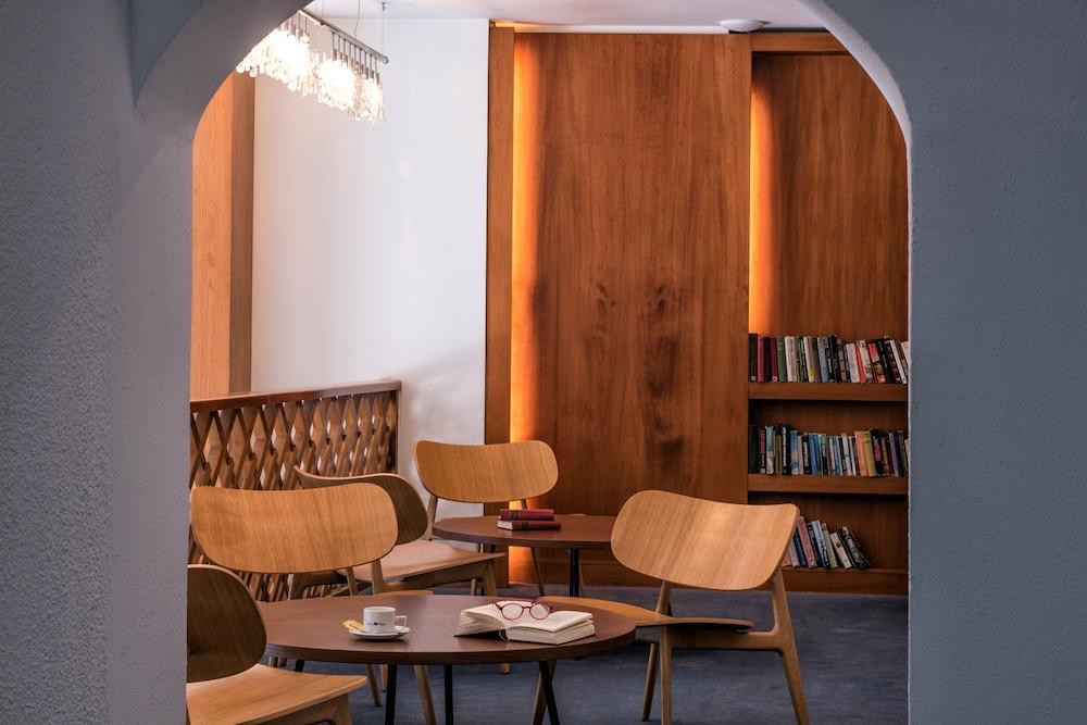 מלון Niko Seaside Mgallery (adults Only) 5*